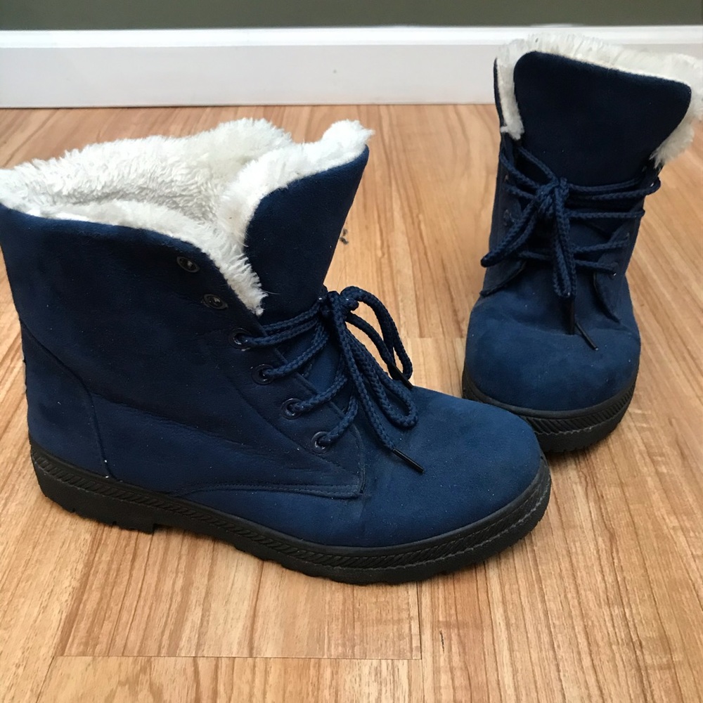 ⚡Blue SQL fur lined boots⚡
